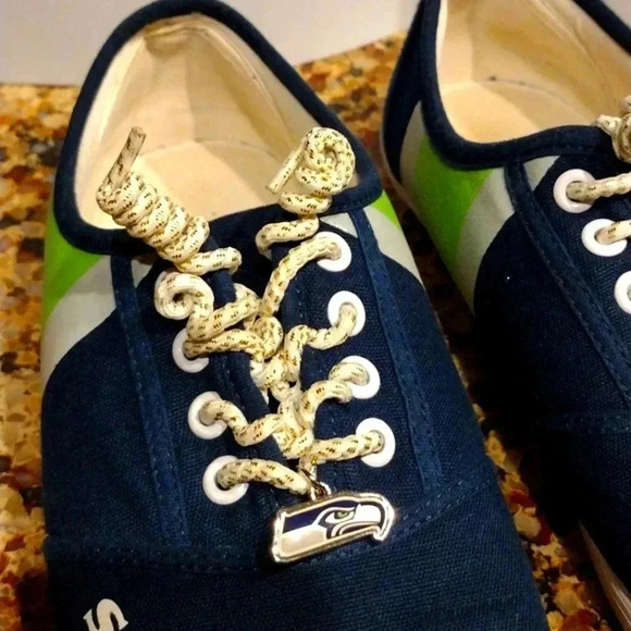 Seattle Seahawks Fan shoes - Picture 3 of 7